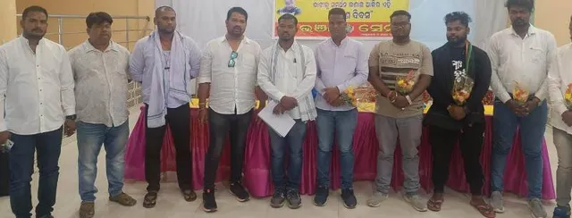 ରାଇରଙ୍ଗପୁର ଠାରେ ଭଞ୍ଜସେନାରେ ମିଶିଲେ ଶତାଧିକ ଯୁବ ସଂଗଠକ