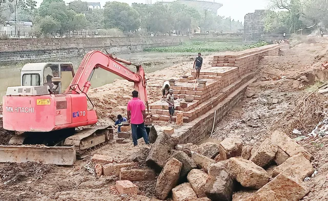 ପୌର ନିଗମ ଓ ପ୍ରତ୍ନତତ୍ତ୍ବ ବିଭାଗ ମିଳିତ ଉଦ୍ୟମରେ ଗଡ଼ଖାଇ ପୁନରୁଦ୍ଧାର