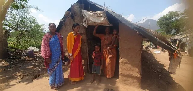 ଅନ୍ଧବିଶ୍ବାସର ଗଳିରେ ଲୋକେ: ହାଡଫୁଟିକୁ ଠାକୁରାଣୀ ମା’ଙ୍କ ଆବିର୍ଭାବ ନେଇ ପୂଜାର୍ଚ୍ଚନା