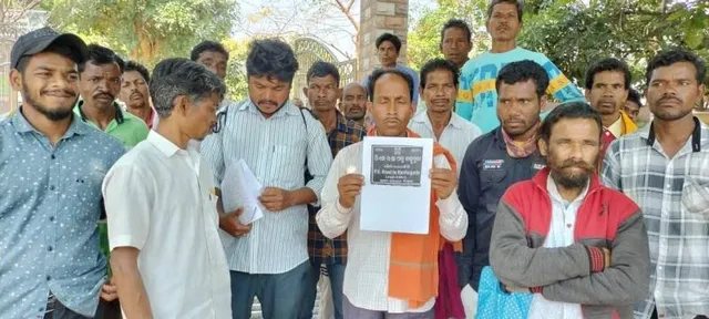 ଦୁର୍ଗମ କାହ୍ନୁଗୁଡାକୁ ରାସ୍ତା ନଥିବା‌ ନେଇ ରାଜ୍ୟପାଳଙ୍କୁ ସ୍ମାରକ ପତ୍ର ପ୍ରଦାନ