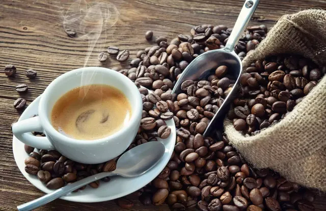 ସକାଳୁ ଚା’ ପିଇବା ଅଭ୍ୟାସ ଅଛି କି? ତା’ ବଦଳରେ ପିଅନ୍ତୁ କଫି