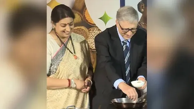 ଭାରତୀୟଙ୍କ ‘ଖିଚଡ଼ି’ରେ ଛୁଙ୍କ ମାରିଲେ ବିଲ୍‌ ଗେଟ୍‌ସ; ଭିଡିଓ ସେୟାର କଲେ ସ୍ମୃତି ଇରାନୀ