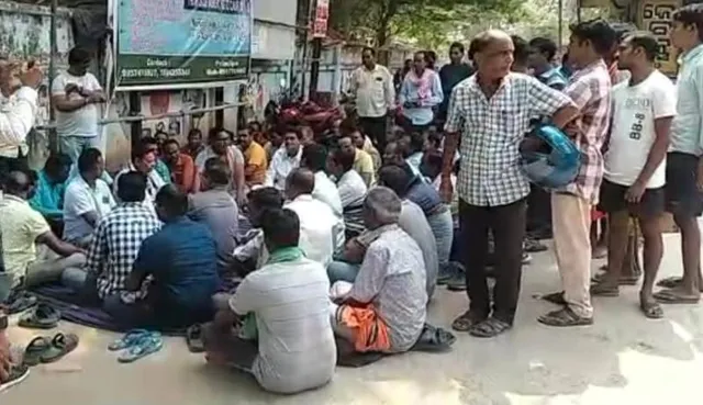 ମୁଖ୍ୟମନ୍ତ୍ରୀଙ୍କ ଉଦ୍ଦେଶ୍ୟରେ ୨ ଦଫା ଦାବିପତ୍ର ପ୍ରଦାନ କଲା କୃଷକ ସଂଘ