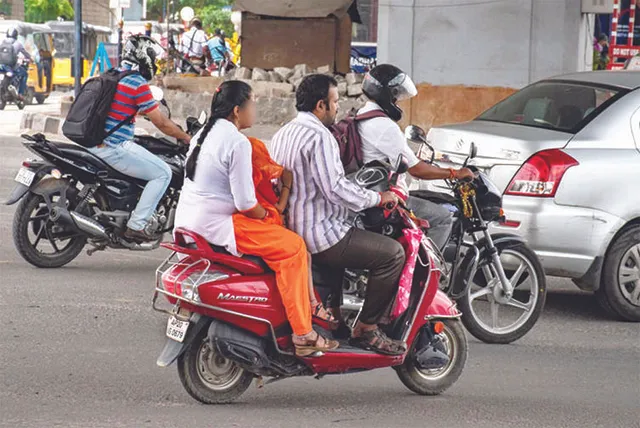 ଦୁଇବର୍ଷରେ ଲକ୍ଷେରୁ ଊର୍ଦ୍ଧ୍ବ ଲାଇସେନ୍ସ ବାତିଲ୍‌; ବିନା ହେଲ୍‌ମେଟ୍‌ ଓ ଦ୍ରୁତ ଗତି ପାଇଁ ଅଧିକ ବାତିଲ୍‌