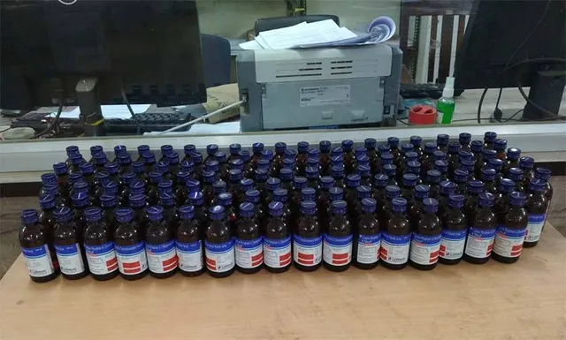 ୧୩୦ ବୋତଲ କଫ୍‌ସିରପ ଜବତ, ଅଭିଯୁକ୍ତ ମହିଳା ଗିରଫ