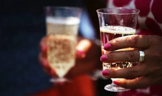 ଅନୈତିକ ସମ୍ପର୍କକୁ ବିରୋଧ କରିବାରୁ ସ୍ତ୍ରୀକୁ ବିଷ ପିଆଇ ମାରିଦେଲା ସ୍ୱାମୀ