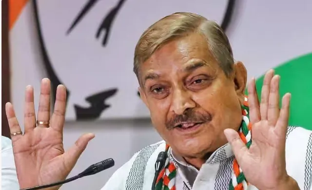 ରାହୁଲ, ଗାନ୍ଧୀ ପରିବାରର ସଦସ୍ୟ ହୋଇଥିବାରୁ ଦଣ୍ଡ କମ ମିଳିବାର ଥିଲା: କଂଗ୍ରେସ ସାଂସଦ