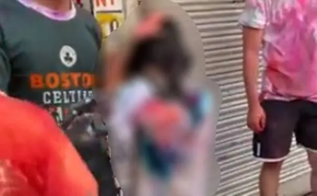 ଭାରତକୁ ଭଲପାଏ, ଭାରତ ବିଚିତ୍ର ଦେଶ: ହୋଲିରେ ଅସଦାଚରଣ ସରବ୍ୟ ହୋଇଥିବା ଜାପାନୀ ଝିଅ