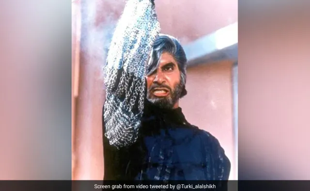 ନିଜର ସାଉଦି ବନ୍ଧୁଙ୍କୁ ଚର୍ଚ୍ଚାରେ ଥିବା ଷ୍ଟିଲ ଆର୍ମ ଜ୍ୟାକେଟ ଉପହାରରେ ଦେଇଥିଲେ ଅମିତାଭ