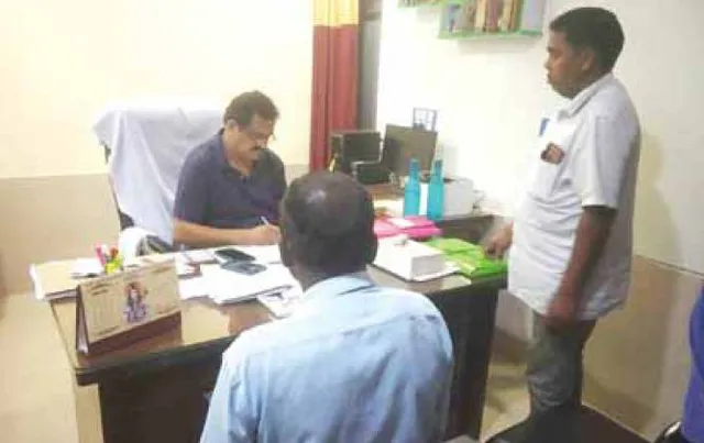 କୁଣହାଁ ଜାତି ସମାବେଶରେ ବ୍ୟାନରକୁ ନେଇ ବିବାଦ: ବିଶାଳ, ଦୀପାଳିଙ୍କ ବିରୋଧରେ ଅଭିଯୋଗ