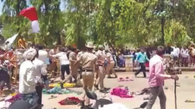 କର୍ଣ୍ଣାଟକ ସରକାରଙ୍କ ସଂରକ୍ଷଣ ସୁପାରିସକୁ ବିରୋଧ: ୟେଦୁରପ୍ପାଙ୍କ ଘର ଉପରକୁ ଟେକା ମାଡ଼