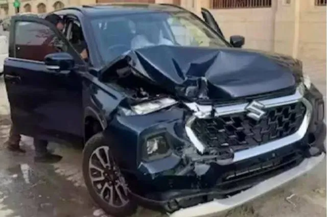 ଟେଷ୍ଟ ଡ୍ରାଇଭିଙ୍ଗ ହେଲା କାଳ : ଗାଡି କିଣିବାକୁ ଯାଇଥିଲେ ସତ ହେଲେ ନିଜ ଭୁଲ ଯୋଗୁଁ ଦେଇକି ଆସିଲେ ଦେଢ଼ ଲକ୍ଷ ଟଙ୍କା