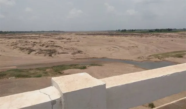 ବେଲଗାମ ଛତିଶଗଡ଼, ଶୁଖିଯାଉଛି ମହାନଦୀ: ମାଛ, ଚାଷ ସବୁ ଉଜୁଡ଼ିଗଲା