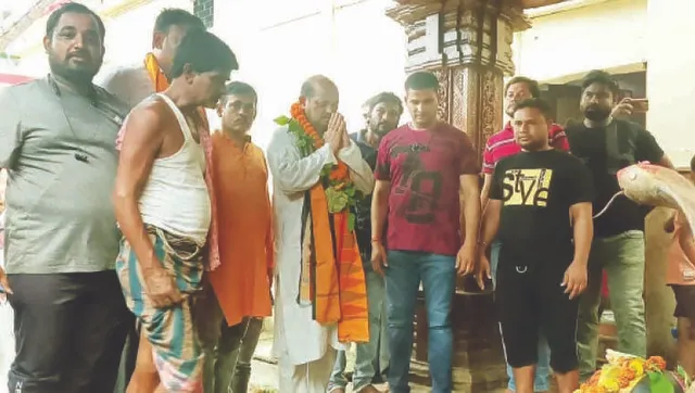 ବାବାମଣିଙ୍କ ପାଖରେ ପୂଜାର୍ଚ୍ଚନା କଲେ ମନମୋହନ