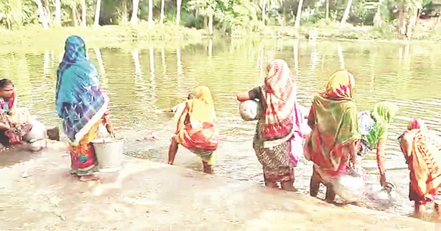 ପୋଖରୀ ପାଣି ପିଉଛନ୍ତି ଗୋପଦା ଗ୍ରାମବାସୀ