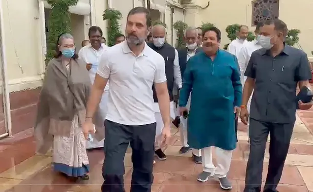 ମାନହାନି ମାମଲାରେ ଜେଲ୍‌ ଦଣ୍ଡାଦେଶ ପାଇବାର ଦିନକ ପରେ ପାର୍ଲାମେଣ୍ଟ୍‌କୁ ଆସିଲେ ରାହୁଲ୍‌ ଗାନ୍ଧୀ