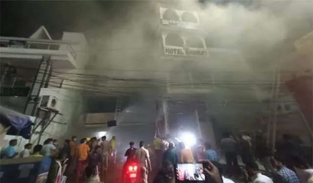 ପୁରୀ: ମାର୍କେଟ କମ୍ପ୍ଲେକ୍ସରେ ନିଆଁ, ୩ ପର୍ଯ୍ୟଟକ ଉଦ୍ଧାର