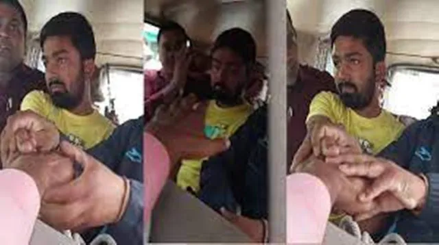 ପୁଲିସ ନେଉଥିବା ବେଳେ ୟୁଟ୍ୟୁବର ମନୀଷଙ୍କୁ କାନ୍ଦିବା ଦେଖି ସାଙ୍ଗ କଲେ ଗୁହାରି, ‘ସାର୍! ଯତ୍ନ ନେବେ, ତାର ଖାଇବା ଓ ପିଇବା ପ୍ରତି ଦୃଷ୍ଟି ରଖିଥିବେ’