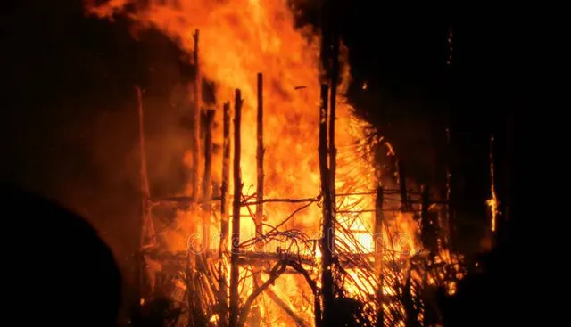 ନିଆଁ ଲାଗି ଜଳିଗଲା ୧୩ ପରିବାରର ୧୬ବଖରା