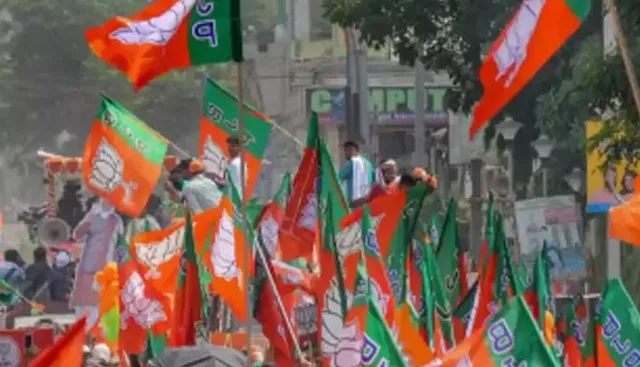 ବିଜେପିର ପ୍ରଚାର ଗାଡ଼ିକୁ ଆକ୍ରମଣ