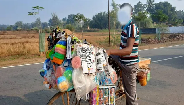 ୧୦ ହଜାର ଟଙ୍କା ଠକିନେଲା ଫେରିବାଲା