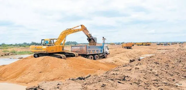 ବାଲିବୋଝେଇ ଡମ୍ପରକୁ ୧.୫ ଲକ୍ଷ ଟଙ୍କା ଜରିମାନା