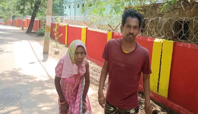 ଭତ୍ତା ୫୦୦ଟଙ୍କାକୁ ଅଟୋ ଭଡ଼ା ୧୦୦ଟଙ୍କା