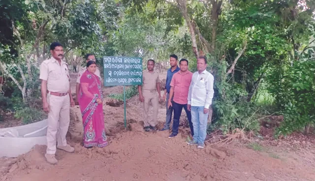 ରଣପୁର ଗ୍ରାମ୍ୟ ଜଙ୍ଗଲରେ ଲାଗିଲା ପ୍ରବେଶ ନିଷେଧ ଫଳକ