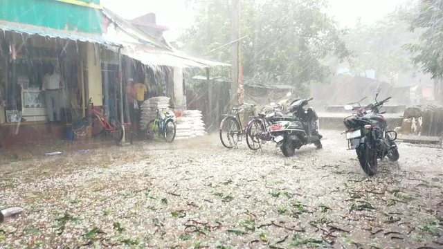 ଘୁ.ଉଦୟଗିରିରେ କାଳବୈଶାଖୀର ପ୍ରଭାବ: ପବନ ଓ ଘଡ଼ଘଡ଼ି ସହ କୁଆପଥର ବର୍ଷା