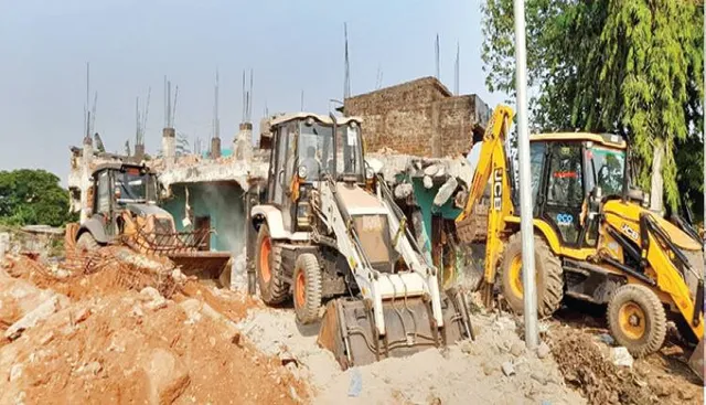 ୧୫ ବର୍ଷର ଅଦାଲତୀ ଲଢ଼େଇ ପରେ ଉଚ୍ଛେଦ, ମାଟିରେ ମିଶିଲା କୋଠା