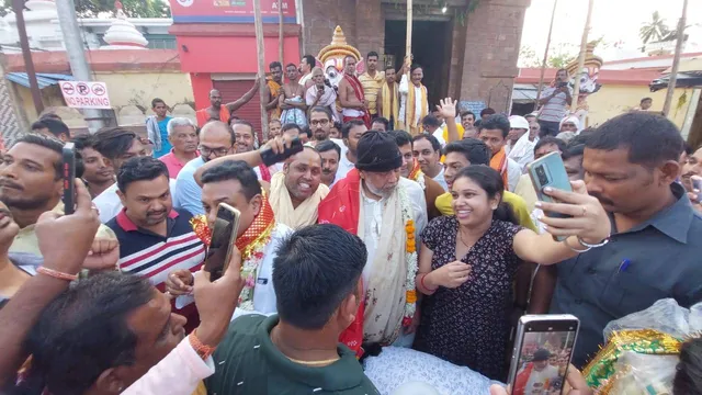 ସାକ୍ଷୀଗୋପାଳଜିଉଙ୍କୁ ଦର୍ଶନ କଲେ ବଲିଉଡ ଅଭିନେତା ମିଥୁନ ଚକ୍ରବର୍ତ୍ତୀ