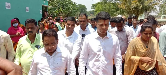 ପ୍ରସ୍ତାବିତ ଷ୍ଟିଲ୍ ପ୍ଲାଣ୍ଟ ଅଞ୍ଚଳ ପରିଦର୍ଶନ କରି ପ୍ରକଳ୍ପ ପ୍ରସ୍ତୁତି ସଂପର୍କରେ ସମୀକ୍ଷା କଲେ ୫-ଟି ସଚିବ