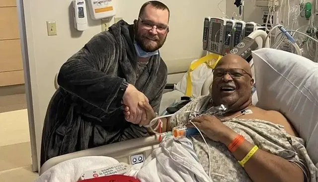 କିଡ୍‌ନି ଦାନ କଲେ ଟାକ୍‌ସି ଚାଳକ