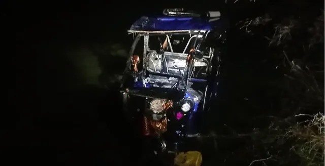 ଚିଲିକାରେ ଓଲଟିଲା ଅଟୋ, ଅଳ୍ପକେ ମୃତ୍ୟୁମୁଖରୁ ବର୍ତ୍ତିଲେ ୭ଯାତ୍ରୀ