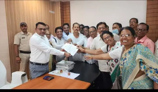 ଭଦ୍ରକରେ ସରକାରୀ ମେଡିକାଲ କଲେଜ ଦାବିରେ ଜିଲ୍ଲାପାଳଙ୍କୁ ଦାବିପତ୍ର