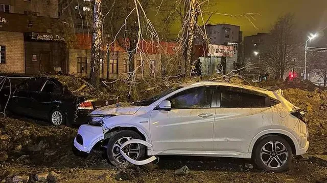 ଭୁଲ୍‌କ୍ରମେ ୟୁକ୍ରେନ୍‌କୁ ଲାଗିଥିବା ନିଜ ସହରରେ ଆକ୍ରମଣ କଲା ରୁଷ୍‌ ଯୁଦ୍ଧବିମାନ; ରାସ୍ତାରେ ସୃଷ୍ଟି ହେଲା ୨୦ ମିଟର୍‌ ଗହ୍ବର