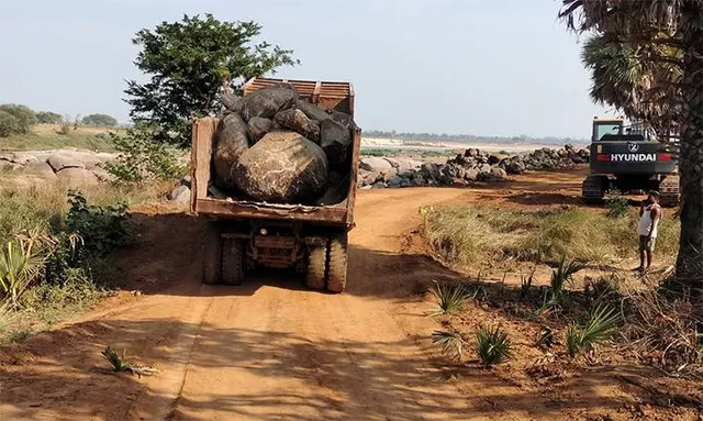 ଠିକା କାମରେ ଜଙ୍ଗଲ ଜମି ପଥର : ଚେଇଁ ଶୋଇଛି ବନ ବିଭାଗ, ତଦାରଖ କରୁନି ଜଳସେଚନ ବିଭାଗ