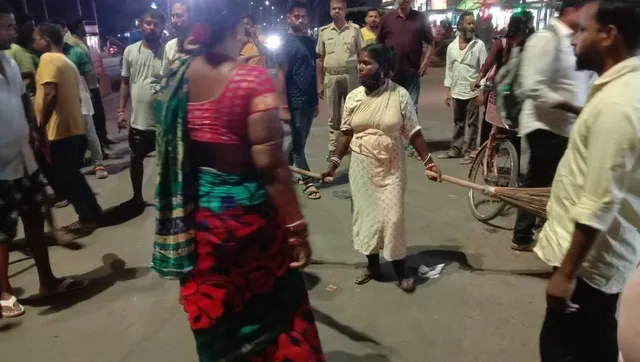 ଭଦ୍ରକରେ ସଫେଇ କର୍ମଚାରୀଙ୍କୁ ଆକ୍ରମଣ: ଗିରଫ ଦାବିରେ ରାସ୍ତାରୋକ