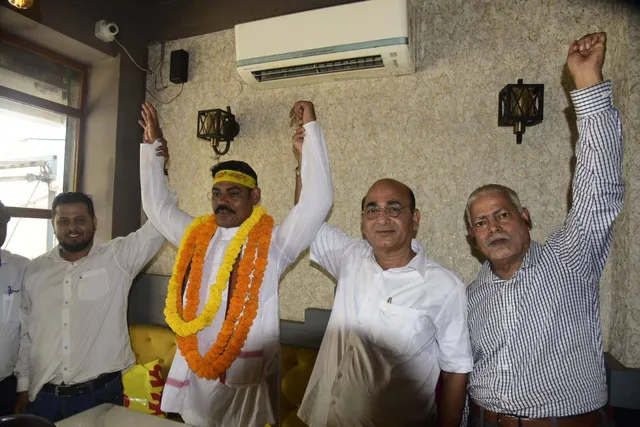 ଝାରସୁଗୁଡ଼ା ମଇଦାନରେ ପ୍ରାର୍ଥୀ ଦେଲା କଳିଙ୍ଗସେନା, ବ୍ୟାଟ୍‍ ଚିହ୍ନରେ ଲଢିବେ ମହେନ୍ଦ୍ର ପଟ୍ଟନାୟକ