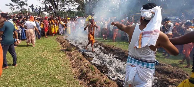 ଝାମୁଯାତ୍ରାରେ ନିଆଁରେ ଚାଲିଲେ ଶ୍ରଦ୍ଧାଳୁ