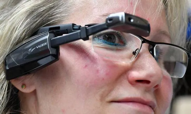 ଖୋଲା ଝରକା: ଅନୁବାଦ କରିବ ଚଷମା