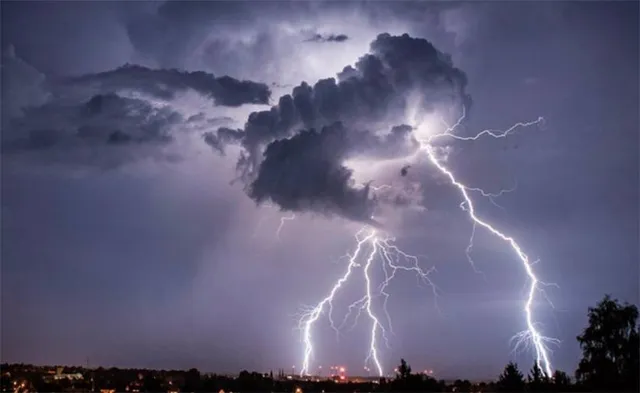 ବଜ୍ରାଘାତ ନେଲା ଦୁଇ ସମ୍ପର୍କୀୟ ଭାଇଙ୍କ ଜୀବନ