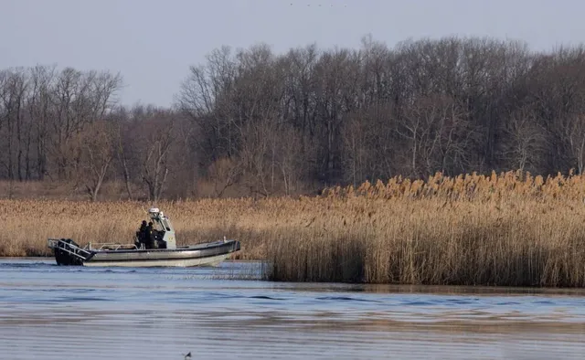 କାନଡାରୁ ବେଆଇନ ଭାବେ ଆମେରିକାରେ ପ୍ରବେଶ କରିବାକୁ ଉଦ୍ୟମ କଲାବେଳେ ଭାରତୀୟ ପରିବାର ସମେତ ୮ ମୃତ