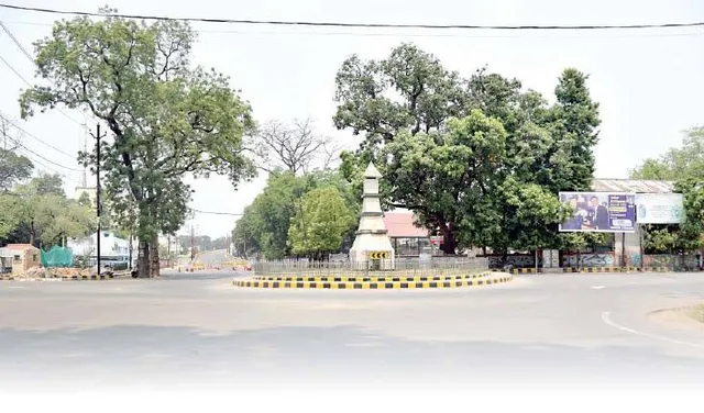 ସମ୍ବଲପୁର: କର୍ଫ୍ୟୁ ବେଳେ ହିଂସା; ଘର, ଗ୍ୟାରେଜ୍‌ ପୋଡ଼ିଦେଲେ