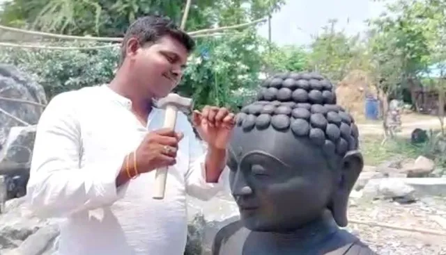 ଯୁବଗୋଷ୍ଠୀଙ୍କ ପାଇଁ ପ୍ରେରଣା ସାଜିଛନ୍ତି ଧକୋଠାର ପଥର ଶିଳ୍ପୀ