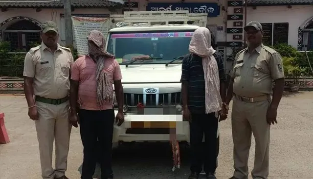 ଚୋରା ଚାଲାଣ ବେଳେ କୋଇଲା ଗାଡ଼ି ଜବତ, ୨ ଗିରଫ