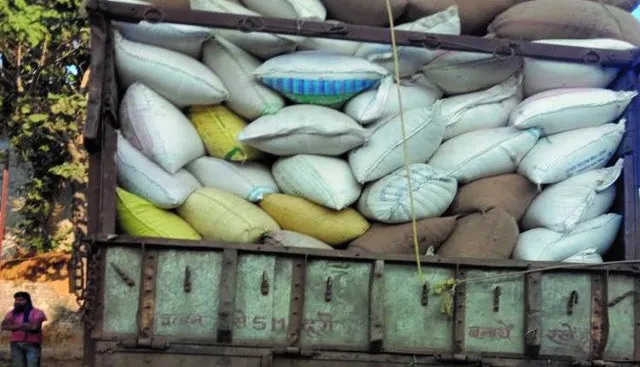 ନାଁକୁ ମାତ୍ର ମଣ୍ଡି, ମିଲ୍‌କୁ ଯାଉଛି ଧାନ