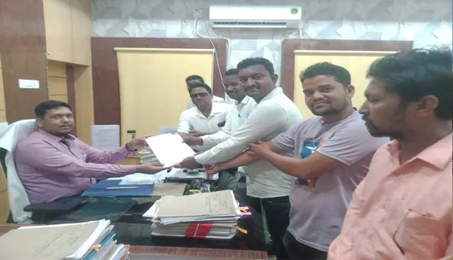 ଭତ୍ତାରୁ ବଞ୍ଚିତ ହିତାଧିକାରୀ ଉପଜିଲ୍ଲାପାଳଙ୍କ ଦ୍ୱାରସ୍ଥ