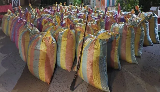 ଦୁର୍ଗମ ଡଙ୍କଣି ଗାଁ’ରେ ପୁଲିସ୍‌ର ଚଢ଼ଉ: ସାଢ଼େ ୨୮ କୁଇଣ୍ଟାଲ ଗଞ୍ଜେଇ, ଦେଶୀ ବନ୍ଧୁକ ଜବତ