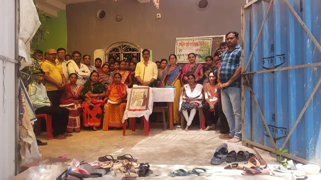 ଅଭିଜିତ ସୃତି ଦେୟମୁକ୍ତ ଚିକିତ୍ସାଳୟରେ ୫୧ଜଣ ମହିଳାଙ୍କୁ ମାଗଣା ସେବା ଯୋଗାଇଲେ ବୁର୍ଲା ଡ଼ାକ୍ତର